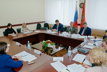 О бюджете и профсоюзах – на заседании комитета